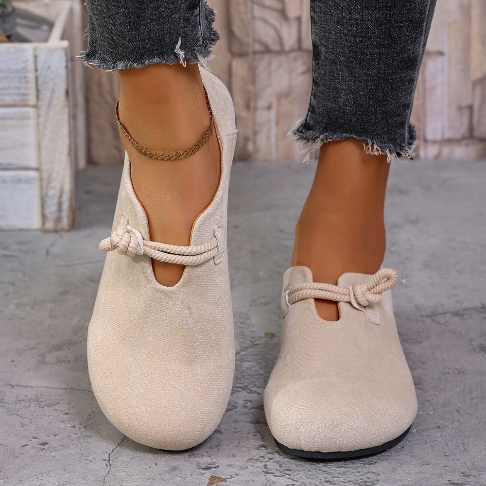 Heels - أحذية نسائية مسطحة بمقدمة مستديرة وحزام