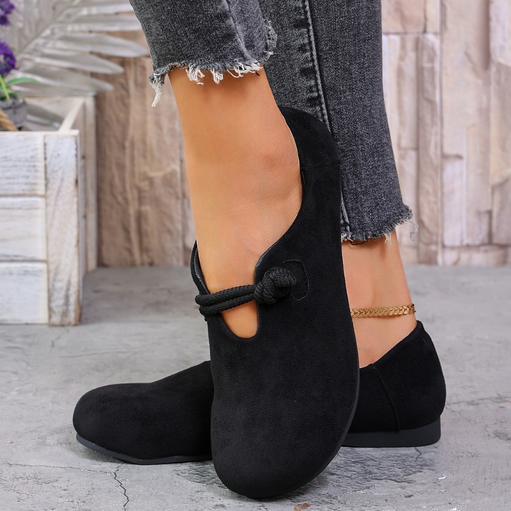 أحذية نسائية مسطحة بمقدمة مستد - مراجعة Heels وسعره