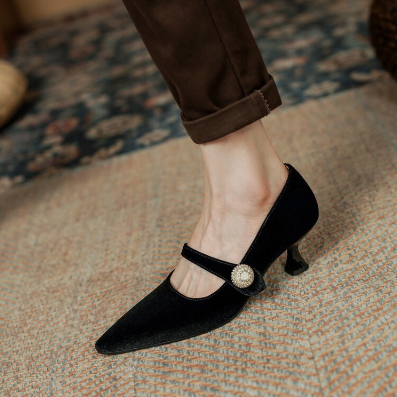 النبيذ الأحمر أشار تو ماري جين - مراجعة Boots وسعره
