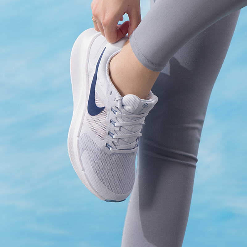 أحذية نايك النسائية الأصلية، خ - مراجعة Lightweight Road Running Shoes وسعره