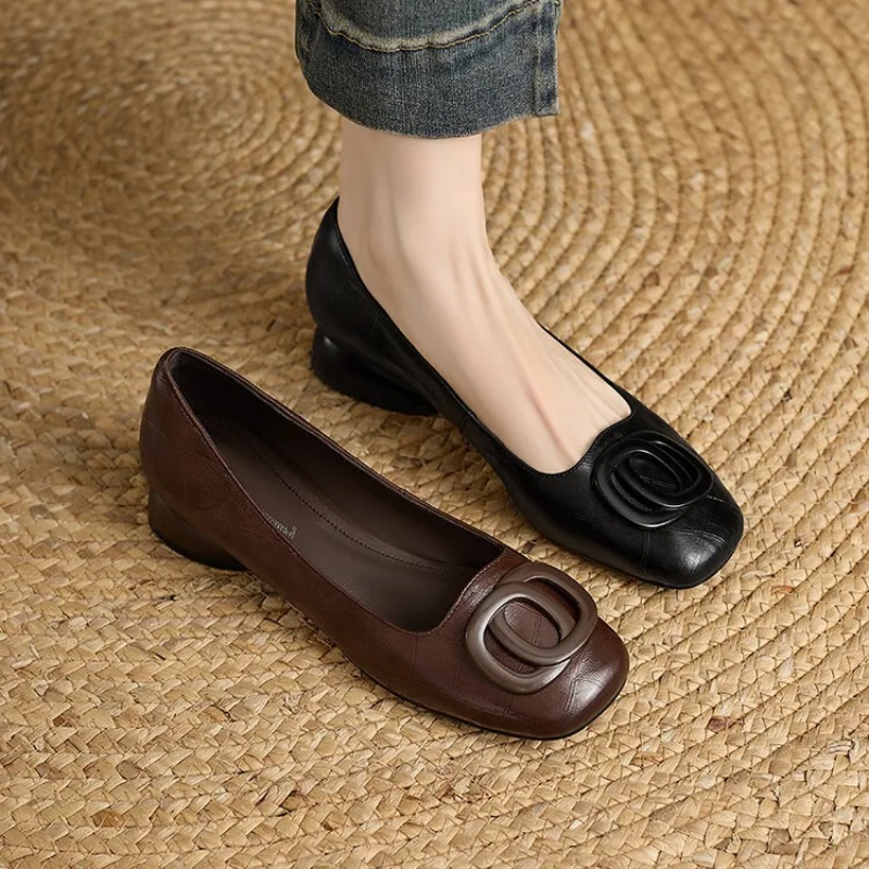 أحذية نسائية على الطراز الفرنس - مراجعة Heels وسعره